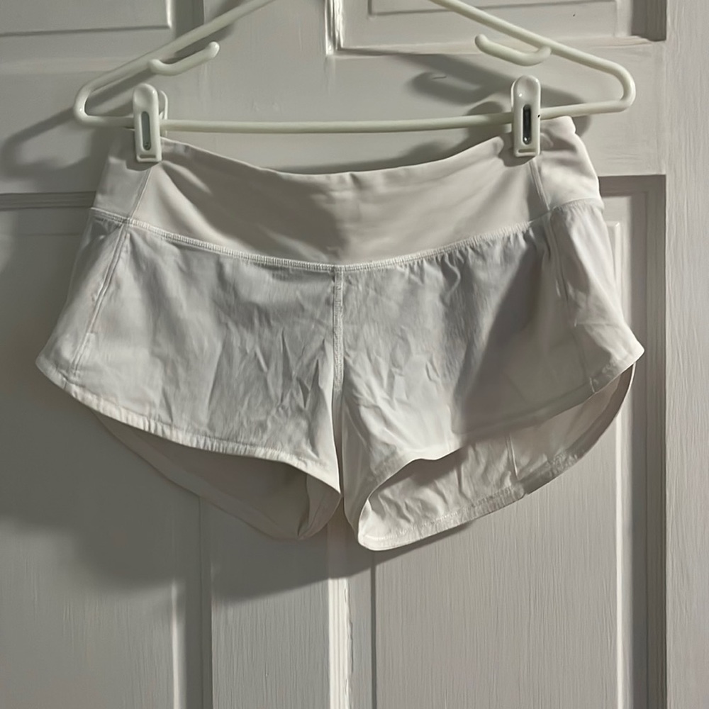 Lululemon Speed Up Shorts Size 4 - 2.5 inch lined